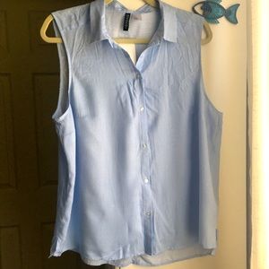 H&M sleeveless button-up top